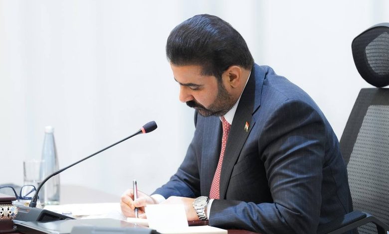 الزيدي يؤجل رسوم استيراد اللحوم والدجاج والبيض لتثبيت الأسعار